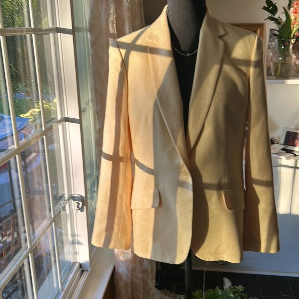 Lands End light yellow one button faux pocket blazer - Picture 2 of 11